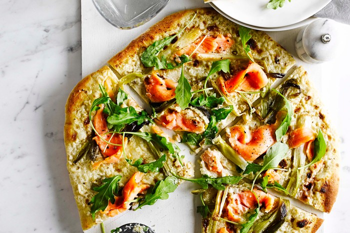 Pizza bianca with smoked salmon and spring onions Pizza bianca with smoked salmon and spring onions