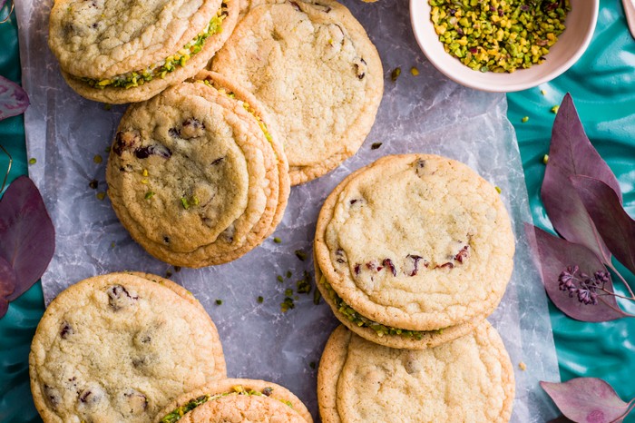 Pistachio Sandwich Cookie Recipe with Cranberries Pistachio Sandwich Cookie Recipe with Cranberries