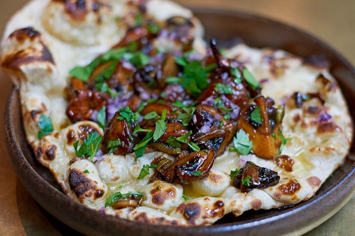 Easy Naan Bread Recipe with Mushrooms