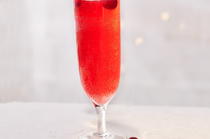 Cranberry and ginger fizz Cranberry and ginger fizz in a glass
